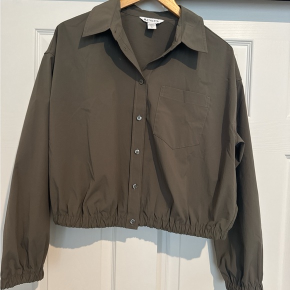 Athleta Midday Bubble Hem Shirt
Sz L Cropped button-down - Picture 2 of 7